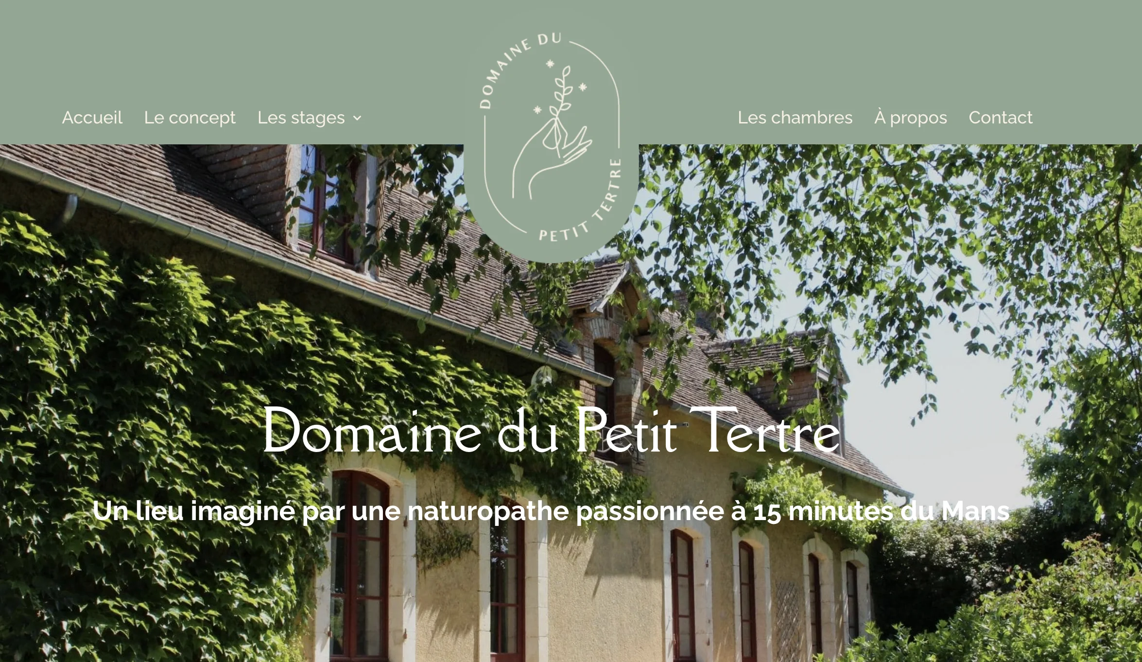 interface de la page d'accueil du site du domaine du petit tertre
